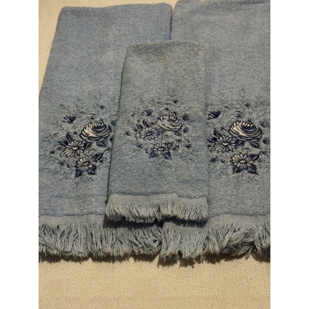 Canon Towels 1980's Blue Embroidered Flowers 2 Bath 1 Hand 21 x 40